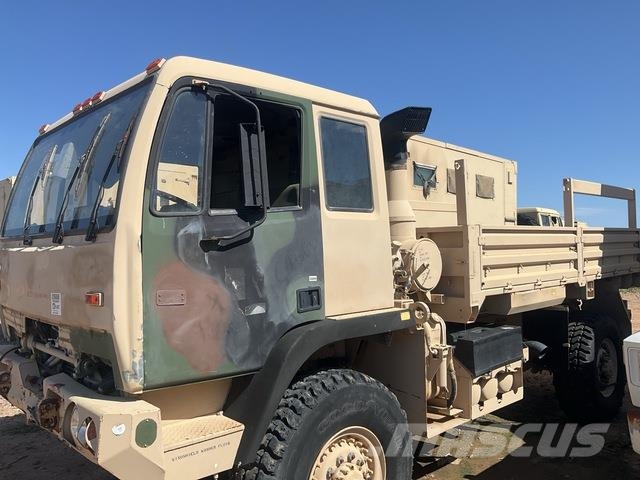 Stewart & Stevenson M1078A1 Furgons