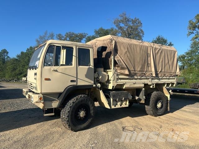 Stewart & Stevenson M1078A1 Box body