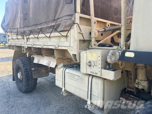 Stewart & Stevenson M1078A1 Box body