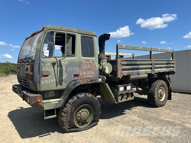 Stewart & Stevenson M1078A1 Kofferaufbau