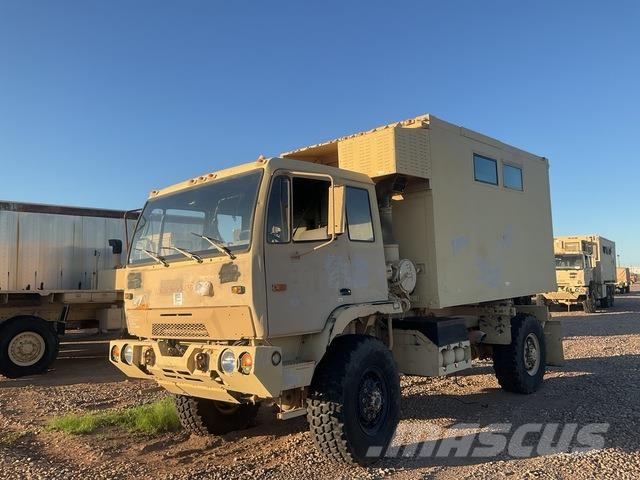 Stewart & Stevenson M1079A1 Furgons