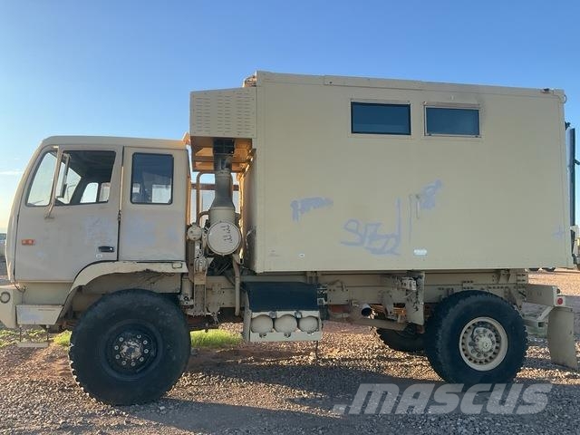 Stewart & Stevenson M1079A1 Furgons