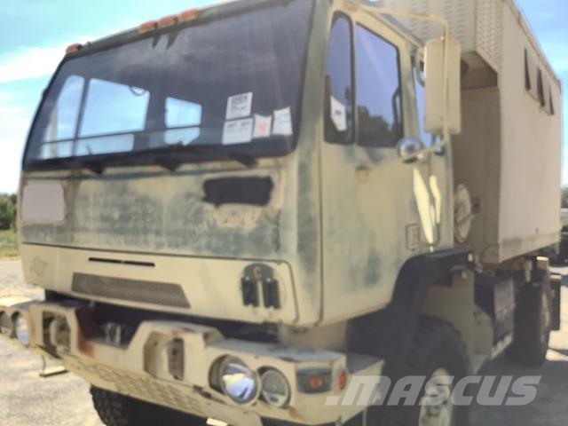 Stewart & Stevenson M1079A1 Sanduk kombiji