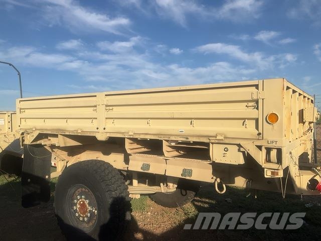 Stewart & Stevenson M1082 Light trailers