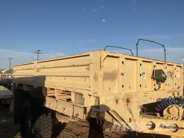 Stewart & Stevenson M1082 Light trailers