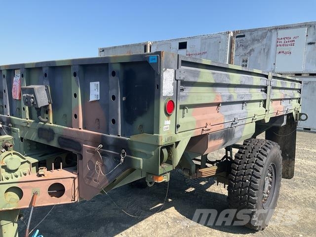 Stewart & Stevenson M1082 Leichtauflieger
