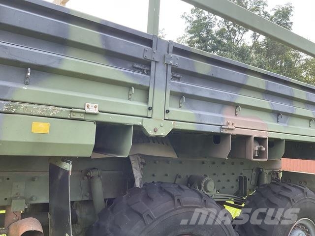 Stewart & Stevenson M1083 Furgons