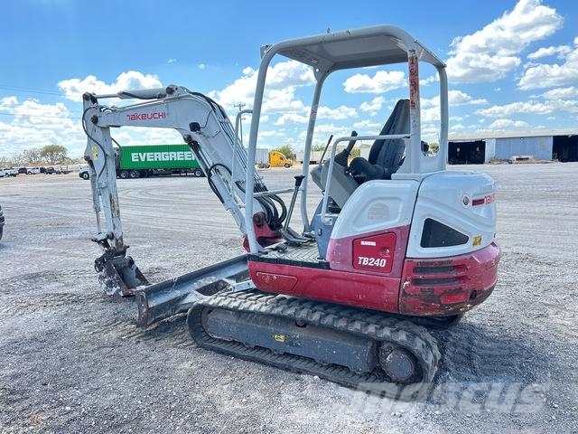 Takeuchi TB240 Bagri goseničarji