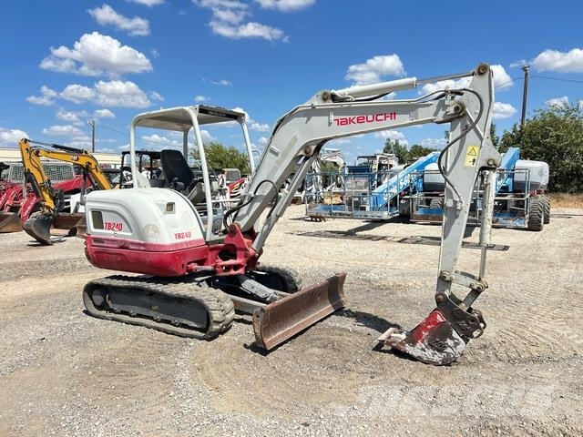 Takeuchi TB240 Bagri goseničarji