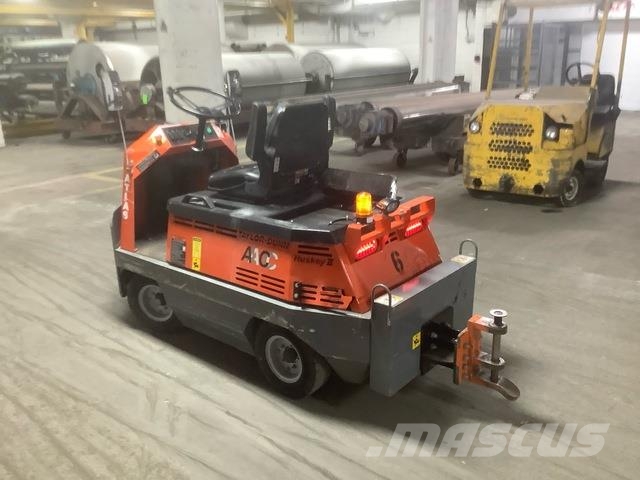 Taylor-Dunn C-426 牽引車