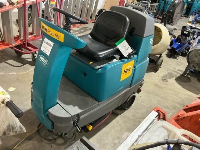 Tennant T7 室內掃倉機