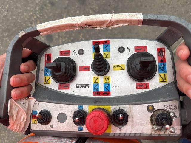 Teupen LEO23GT Plataforma de trabajo articulada