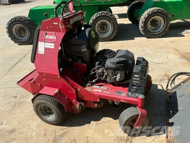 Toro 29521 Aerators and dethatchers