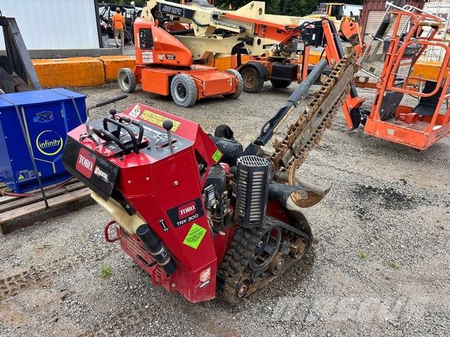 Toro TRX300 挖沟机