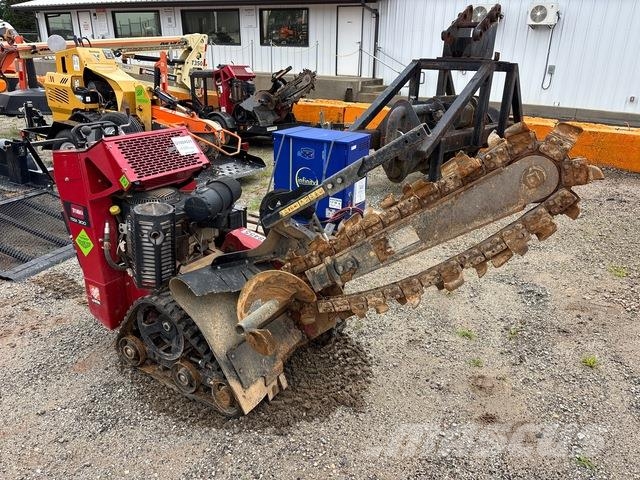Toro TRX300 挖沟机