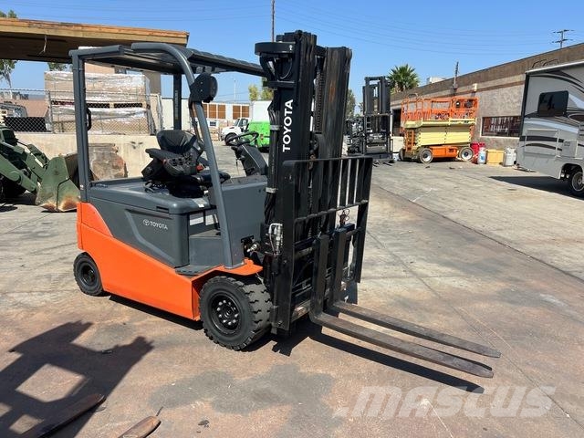 Toyota 05-8FBM30T شاحنات ذات رافعات شوكية تعمل بالكهرباء