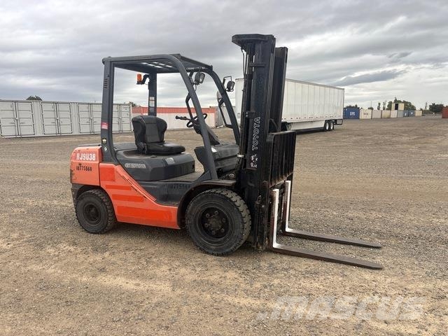 Toyota 8FDU30 Gaffeltrucker - Annet