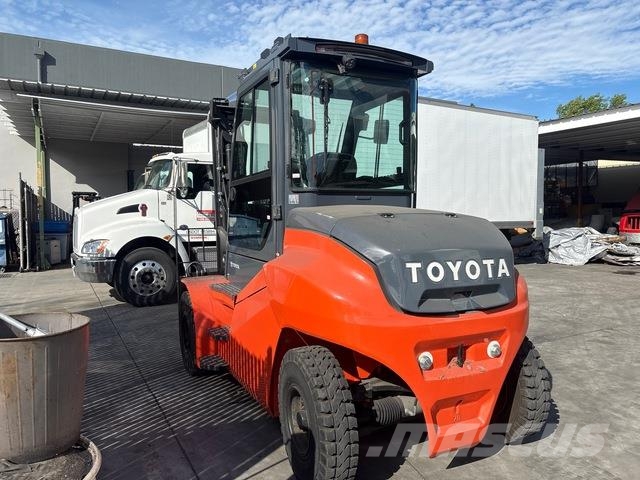 Toyota 9FBM70T Electric forklifts