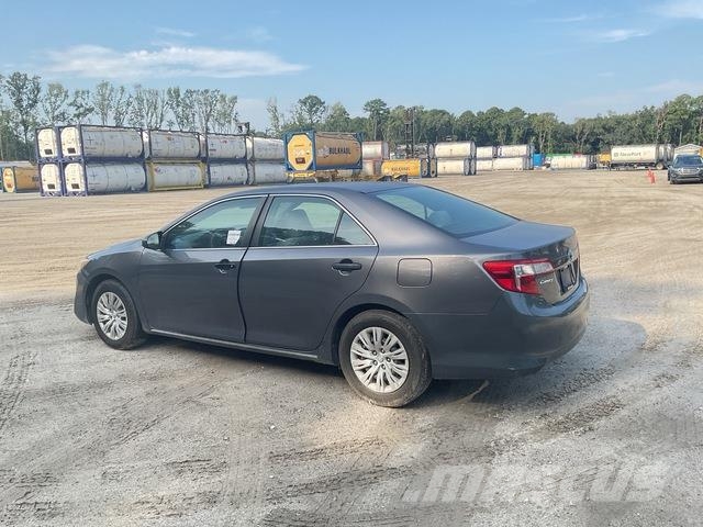 Toyota Camry Lengvieji automobiliai