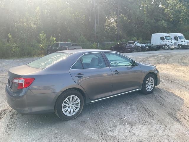 Toyota Camry Lengvieji automobiliai