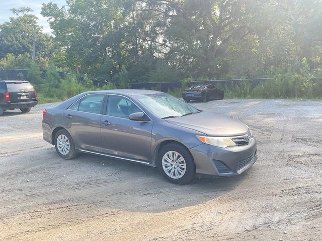 Toyota Camry Lengvieji automobiliai