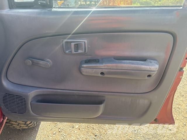 Toyota HiLux Pick up/Dropside