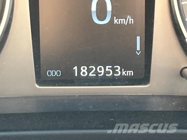Toyota Hilux SR شاحنات خفيفة/مفصلية الجوانب