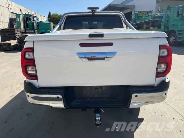 Toyota Hilux SR5 Pick up/Dropside