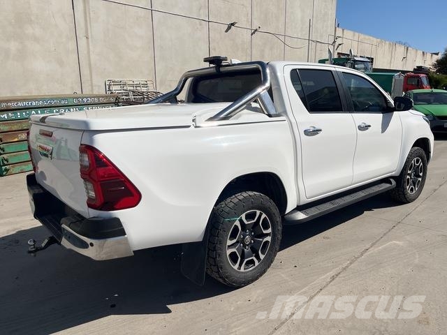 Toyota Hilux SR5 Pick up/Dropside