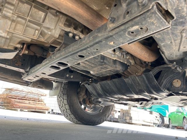 Toyota Hilux SR5 Pick up/Dropside
