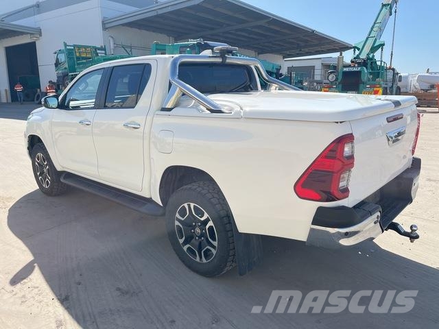 Toyota Hilux SR5 Pick up/Dropside