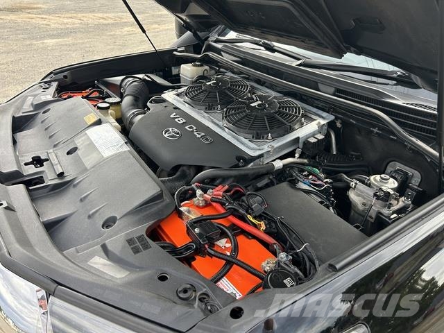 Toyota LandCruiser Sahara Інше