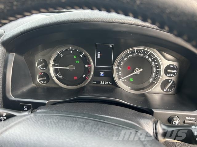 Toyota LandCruiser Sahara Інше