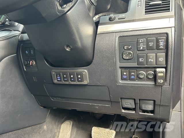 Toyota LandCruiser Sahara Інше