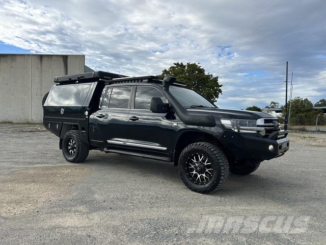 Toyota LandCruiser Sahara Інше