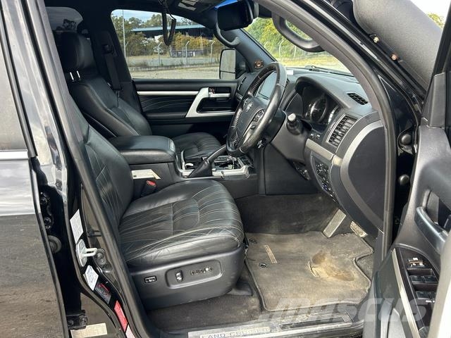 Toyota LandCruiser Sahara Інше