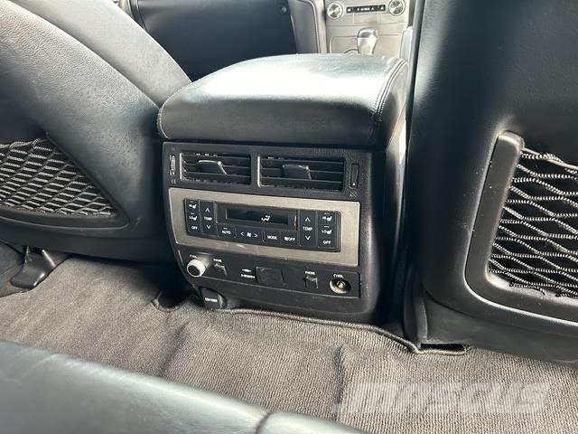 Toyota LandCruiser Sahara Інше