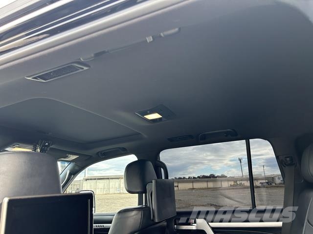 Toyota LandCruiser Sahara Інше