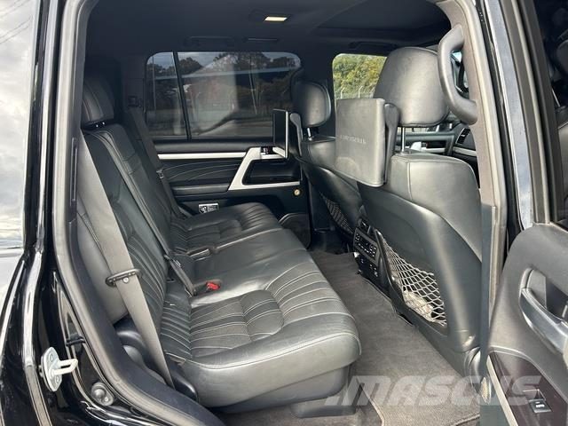 Toyota LandCruiser Sahara Інше