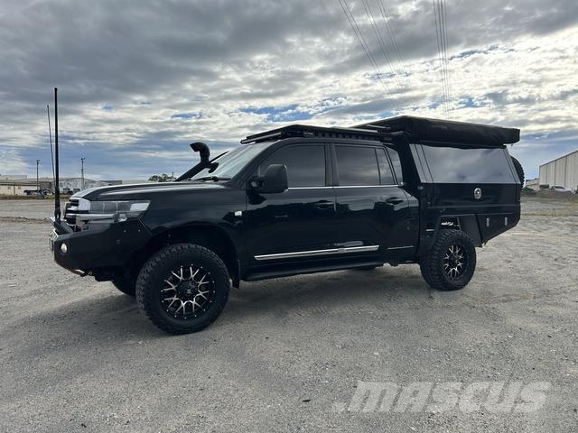 Toyota LandCruiser Sahara Інше