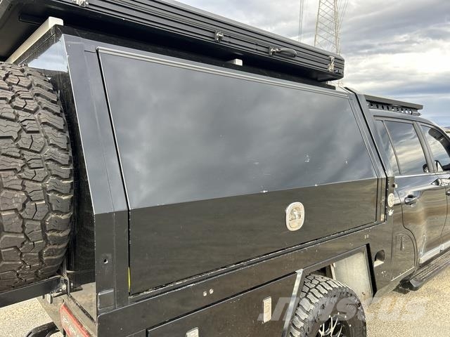Toyota LandCruiser Sahara Інше