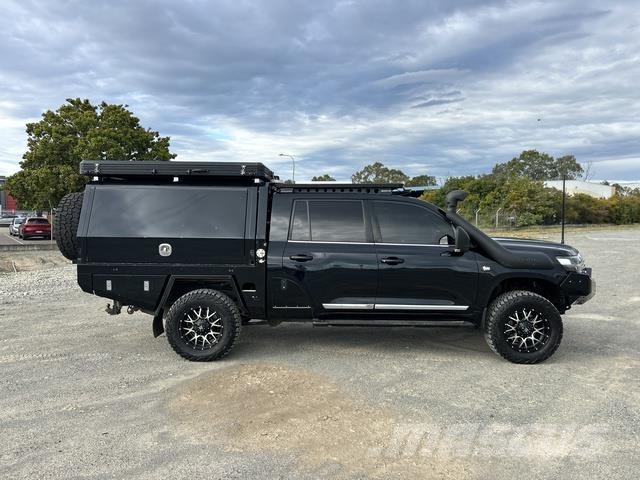 Toyota LandCruiser Sahara Інше