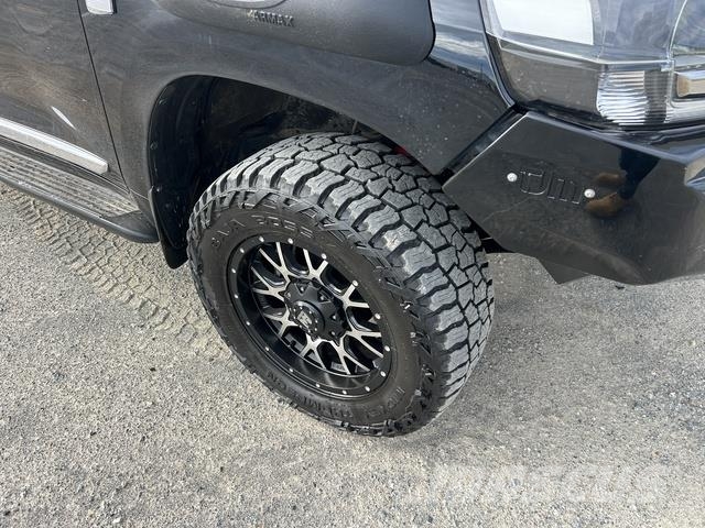 Toyota LandCruiser Sahara Інше