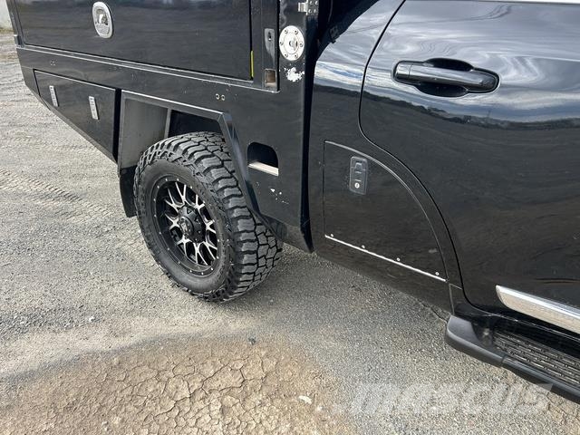 Toyota LandCruiser Sahara Інше