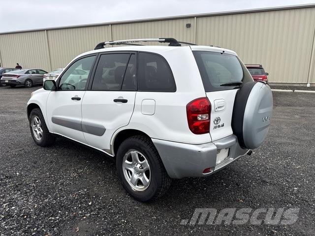 Toyota RAV4 سيارات