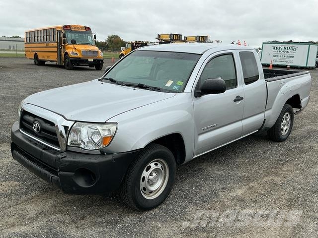 Toyota Tacoma Vieglais kravas automobilis/izkraušana no sāniem