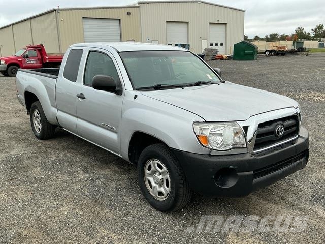 Toyota Tacoma Vieglais kravas automobilis/izkraušana no sāniem