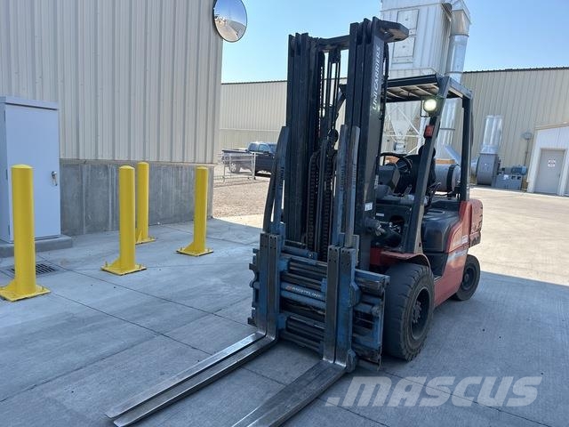 UniCarriers PF70 شاحنات ذات رافعات شوكية تعمل بالكهرباء