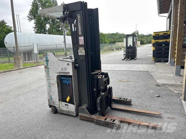 UniCarriers SRX35N شاحنات ذات رافعات شوكية تعمل بالكهرباء
