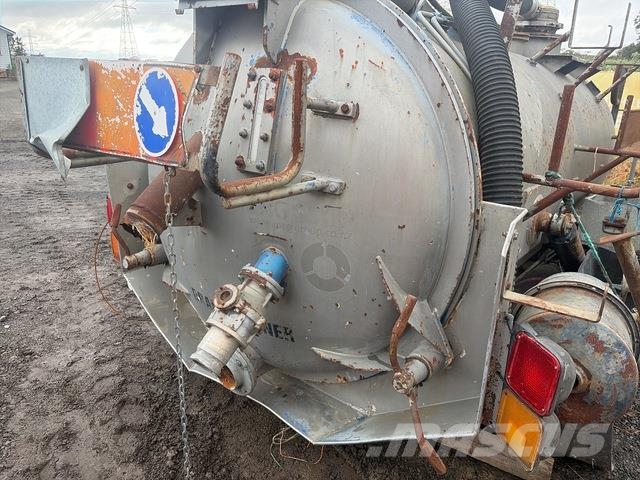  Vacuum Unit (Inoperable) Vodní čerpadla